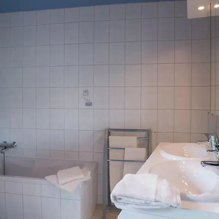 بيت للعطل In With Sauna & Bubble Bath, Cleaning Included وايمس