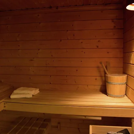 In With Sauna & Bubble Bath, Cleaning Included وايمس